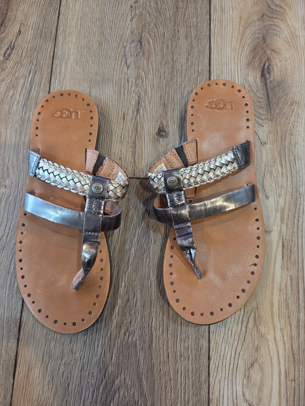 Ugg  Sandals